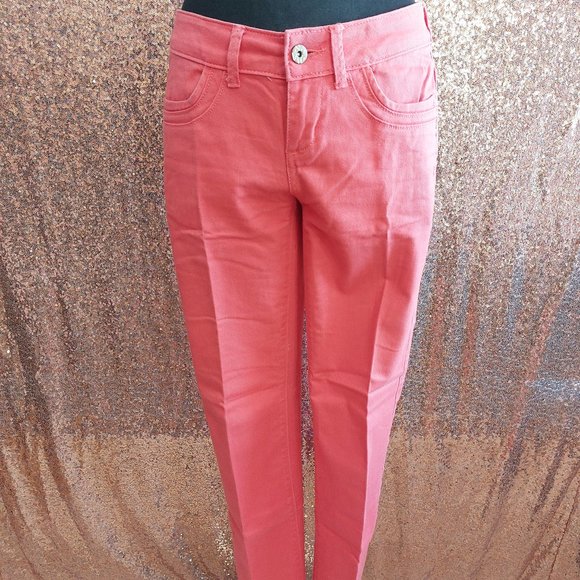 Simply Vera Vera Wang Women's Red Straight Leg Low Rise Denim Jeans Size: 2 - Picture 1 of 12